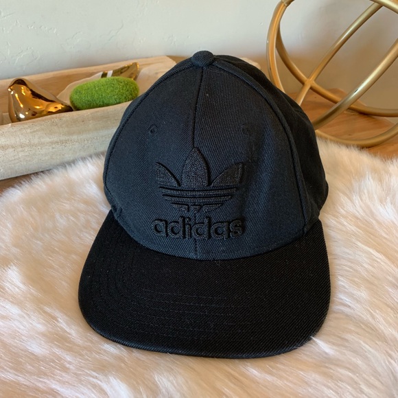 adidas trefoil snapback cap